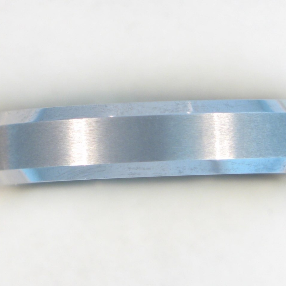 White gold Tustin band